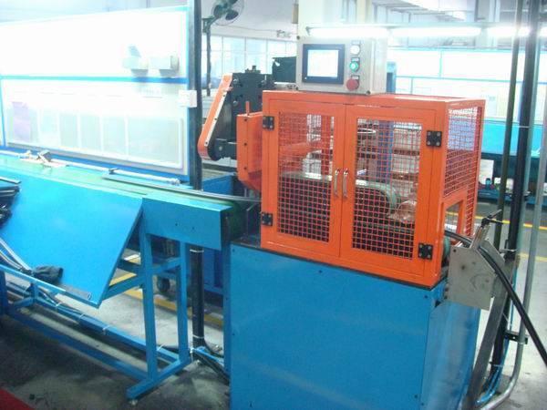 汽車(chē)密封條在線(xiàn)設(shè)備